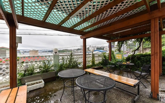 Tongyeong Gaetbawi Pension