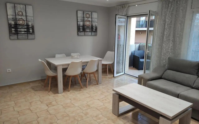 Piso de 4 habitaciones en el centro de Roses