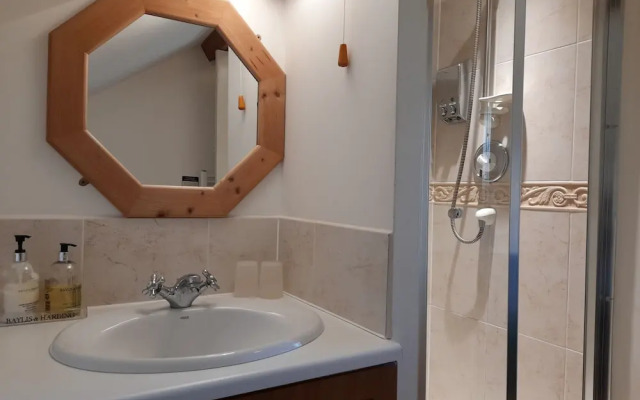 Montacute Country Tearooms B&B