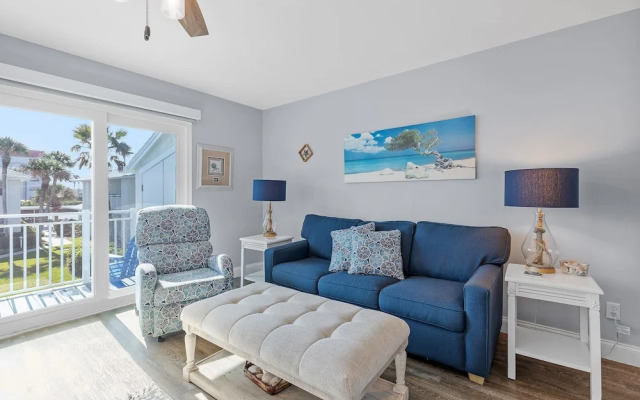 Colony Beach Club 237