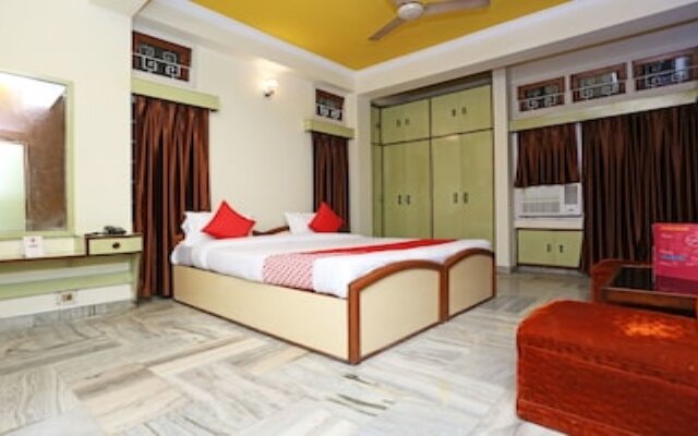 Holiday Inn Guest House By OYO Rooms