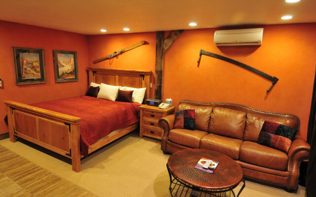 Treasure Mountain Inn