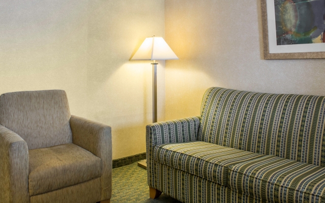 Quality Inn at Collins Road - Cedar Rapids