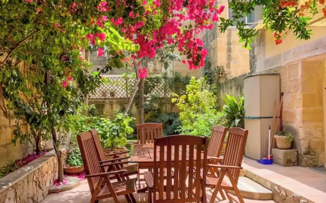 Bougainvillea Breeze & Marina View