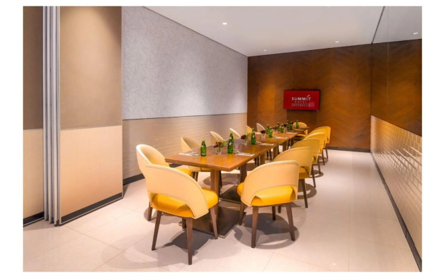 Summit Hotel Greenhills