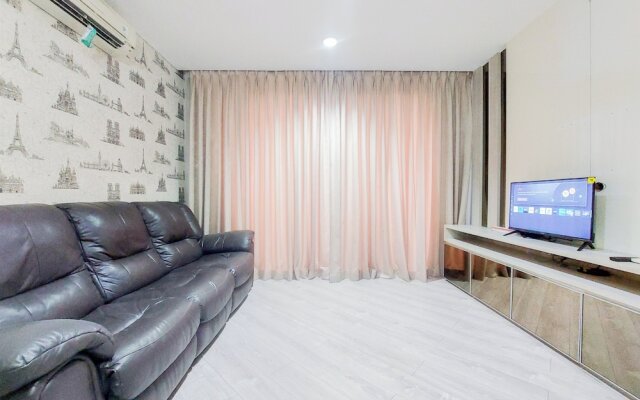 Homey And Modern 1Br At Paddington Heights Apartment