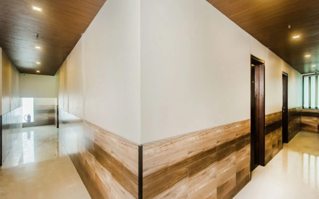 OYO 11747 Hotel Sai Comforts