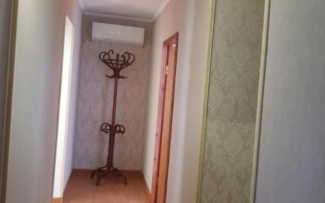 Apartment on Lakoba 60