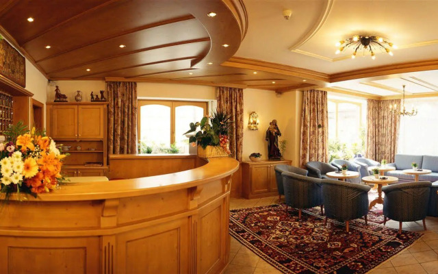 Hotel Dolomiti Madonna