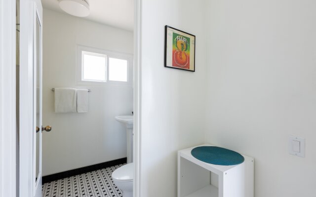 Monkey Tree Hotel 11