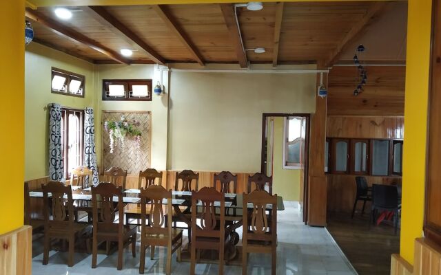 Ziro Palace Inn