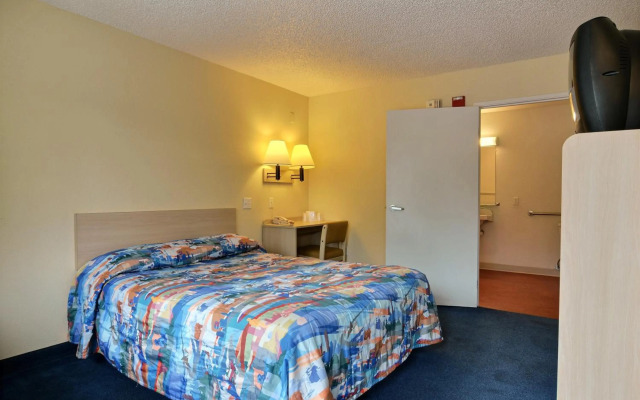 Motel 6 Seattle, WA - South