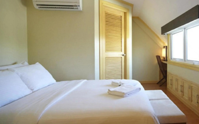 Shore Time Hotel