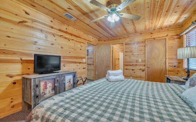 The Honeysuckle 2 Bedroom Cabin by Redawning