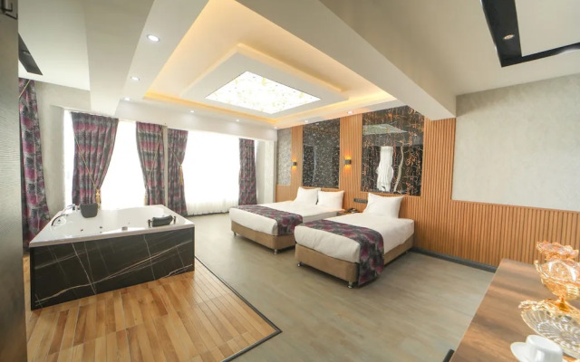 Karaca Otel