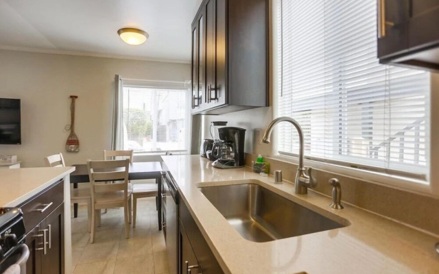 Manhattan Shores 1C