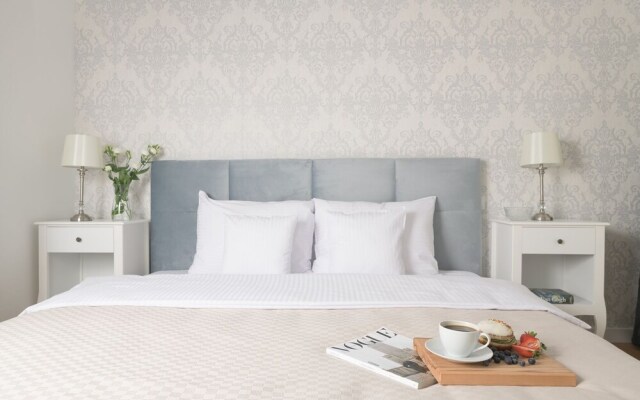 oompH Warsaw Central Supreme Apartment