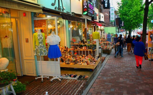 OPPA Hostel Sinchon-Hongdae