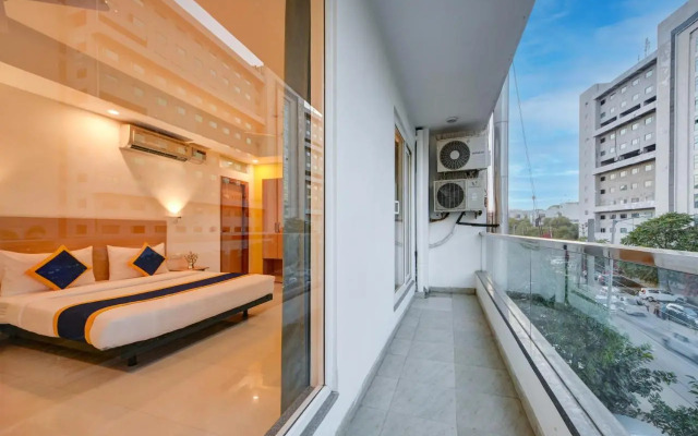 OYO Rooms 813 near Omaxe City Centre