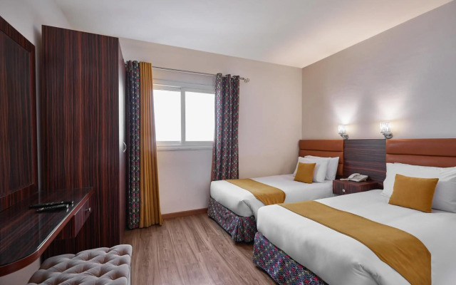 Golden Carven Hotel