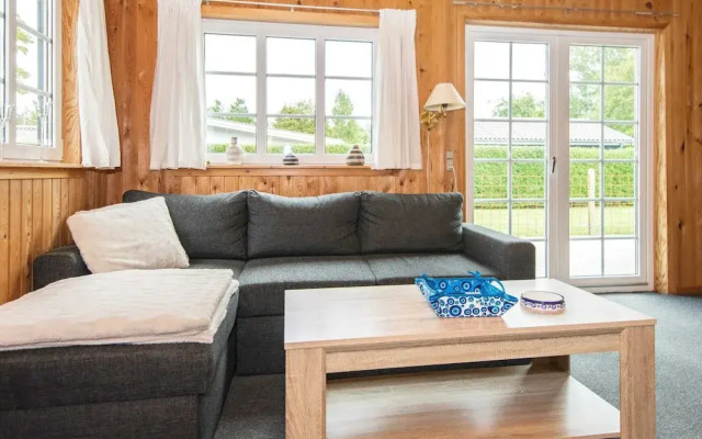 Tranquil Cottage Near Kvie Lake-by Traum