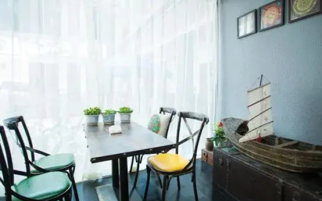 Dali There Is An Inn