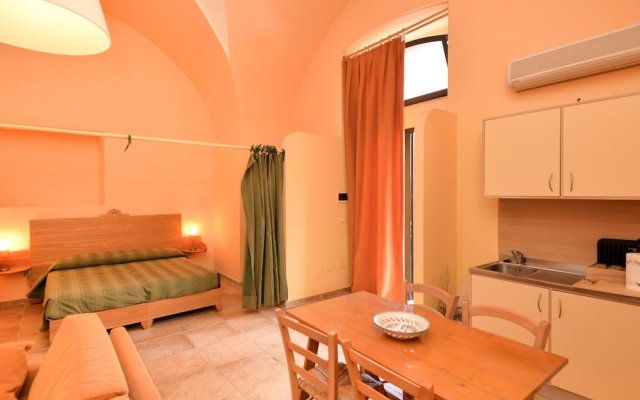 Comfy Apartment in Gagliano Del Capo with Swimming Pool