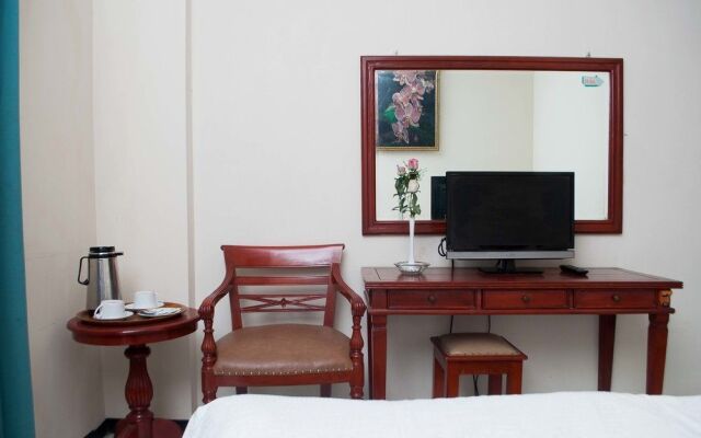 RedDoorz Pucang Anom