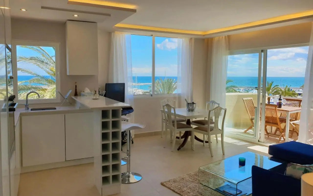 Fantastic Apartment In Front Of The Sea & Marina