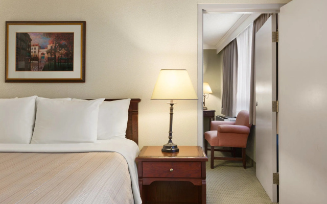 Days Inn by Wyndham Ottawa West