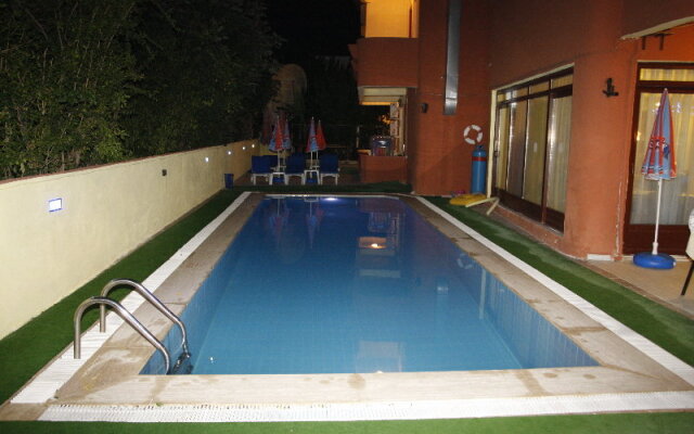 Swans 1 Hotel