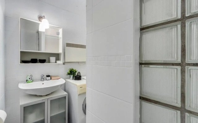 BpR Pyvo Street Home with balcony