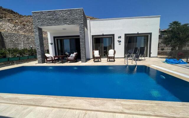 House Within 5 Min Walk to Beach in Akyarlar