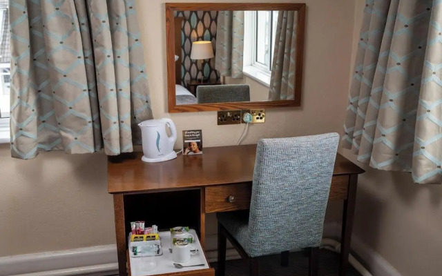 Commodore Hotel Bournemouth by Greene King Inns