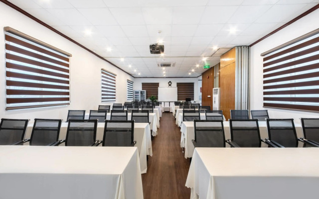 A25 Hotel - 12 Ngo Sy Lien