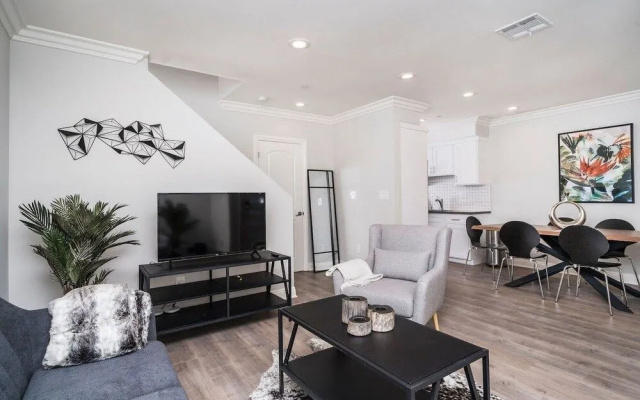Brand NEW Luxury 3bdr Townhome In Silver Lake