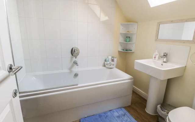 Dotty's Sunshine Cottage