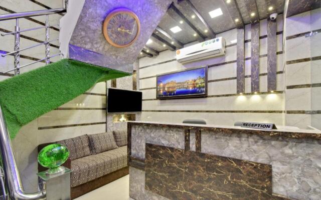 Hotel Smile Inn - 50 Meters from Golden Temple