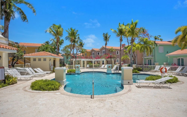 Golf Course Access Balcony Infinity Pool