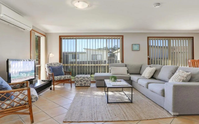 Cleveland Place - walk to beach and shops