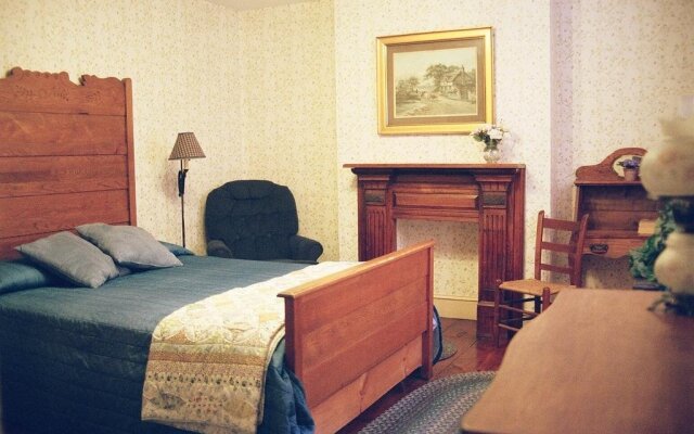 Winter Clove Family Inn