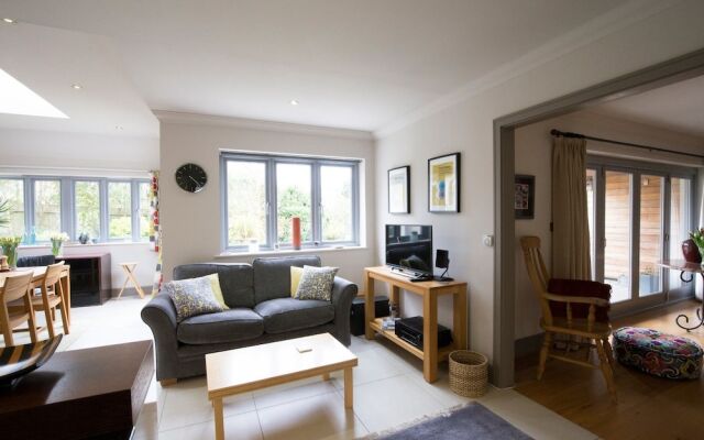 Stunning 5 Bed Garden Home - Oxford