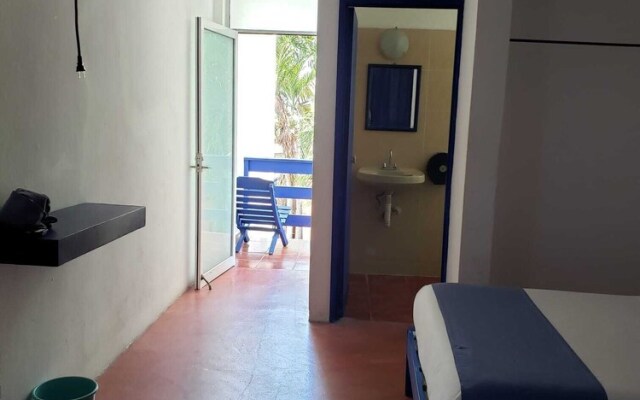 Hotel & Hostal Mayflower