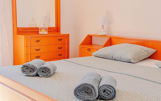 Nice Apartment in Prigradica With 3 Bedrooms and Wifi