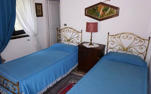 House Falcesca Buccino