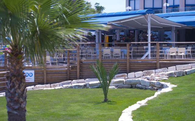 Myroandrou Beach Apartments
