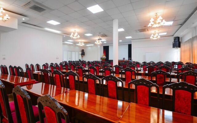 OYO 269 MOET Hotel