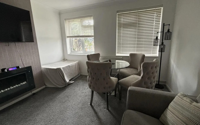 Romford Cozy Retreat