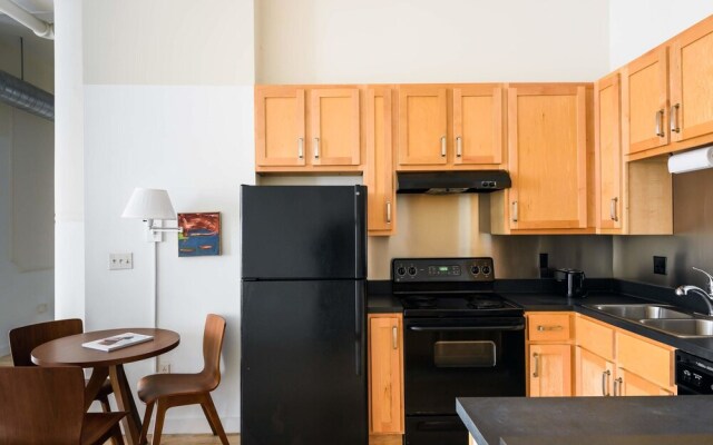 Spacious DT Lofts with Full Kitchen by Zencity