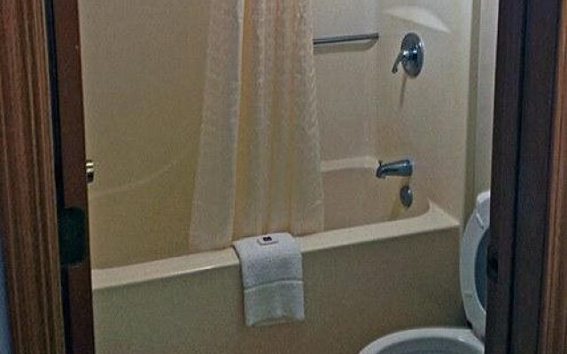 Branson Royal Inn & Suites